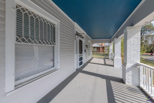 view of patio / terrace with a porch