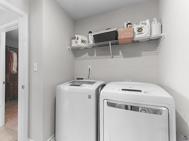 116 Hidesta Ct, Kathleen, GA 31047 - laundry area featuring laundry area and washer and clothes dryer