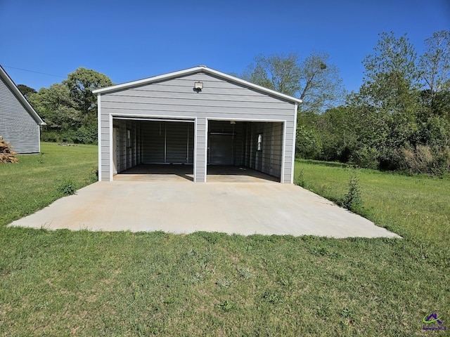 view of detached garage
