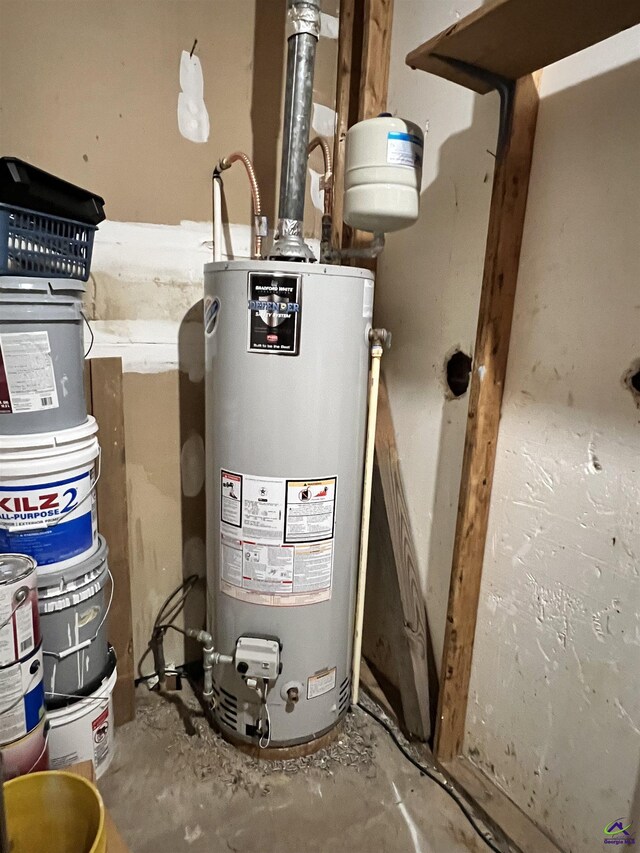 2045 Greentree Pkwy, Macon, GA 31220 - utility room featuring gas water heater