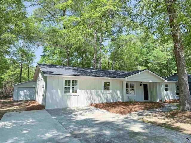 407 Frank Satterfield Rd, Perry, GA 31069 - single story home featuring board and batten siding