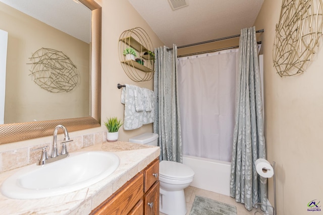 105 Taconic Ct, Bonaire, GA 31005 - bathroom with visible vents, shower / tub combo with curtain, toilet, vanity, and tile patterned flooring