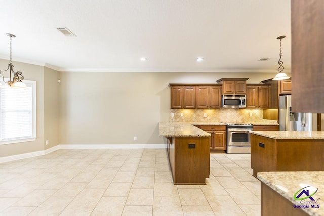 kitchen featuring visible vents, crown molding, decorative backsplash, a peninsula, and stainless steel appliances