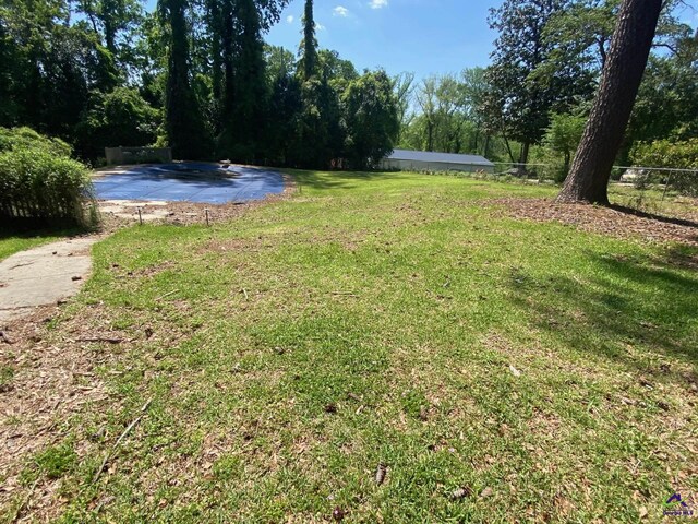 1218 Nottingham Dr, Macon, GA 31210 - view of yard with fence