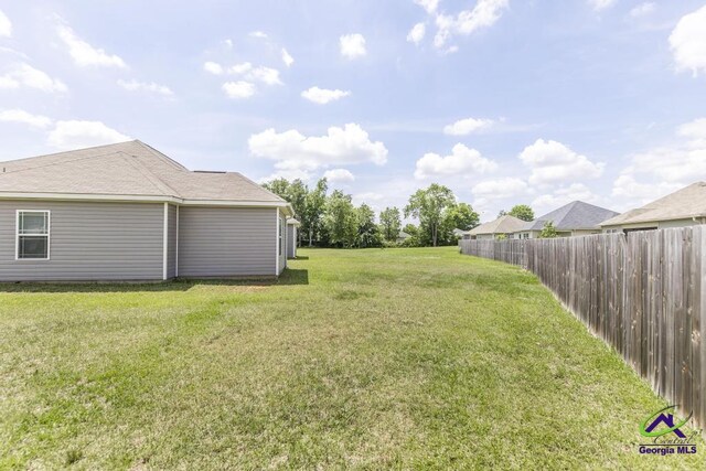 122 Milford Cir, Perry, GA 31069 - view of yard with fence