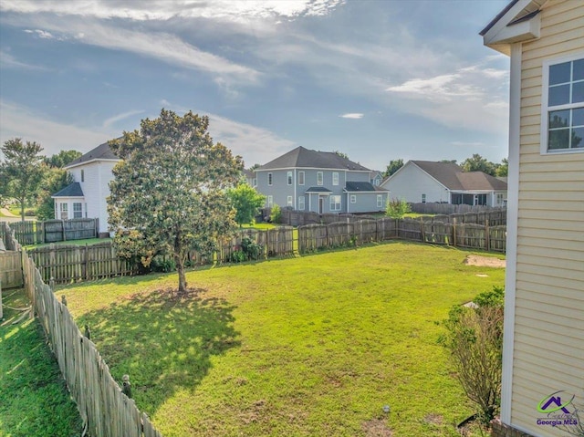 212 Raleigh Dr, Warner Robins, GA 31088 - view of yard featuring a residential view