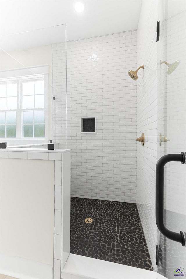 615 Head Rd, Juliette, GA 31046 - full bathroom with a tile shower and recessed lighting