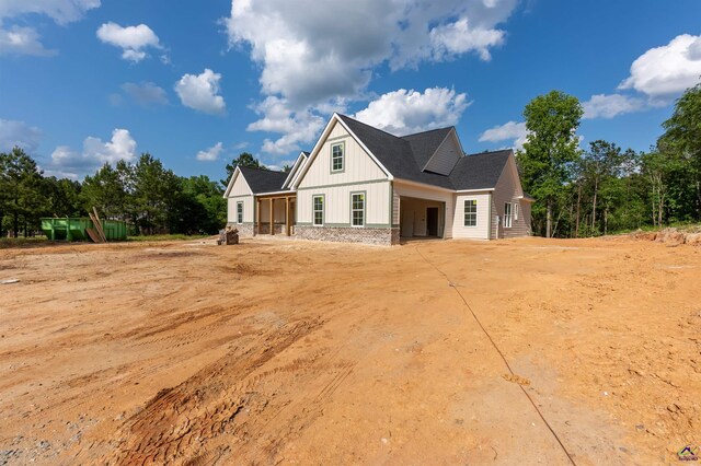615 Head Rd, Juliette, GA 31046 - modern farmhouse with board and batten siding