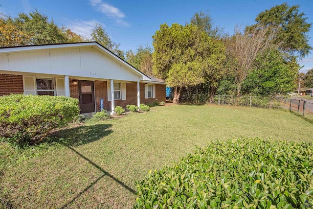 111 Briarwood Dr, Warner Robins, GA 31093 - view of yard featuring a porch