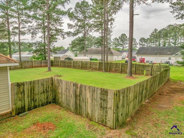 view of yard with a residential view
