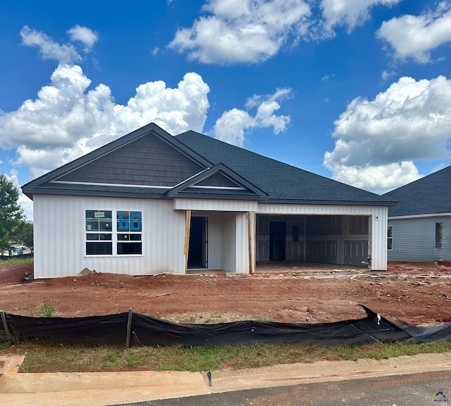3054 Cellar Ln, Perry, GA 31069 - view of front of house with an attached garage