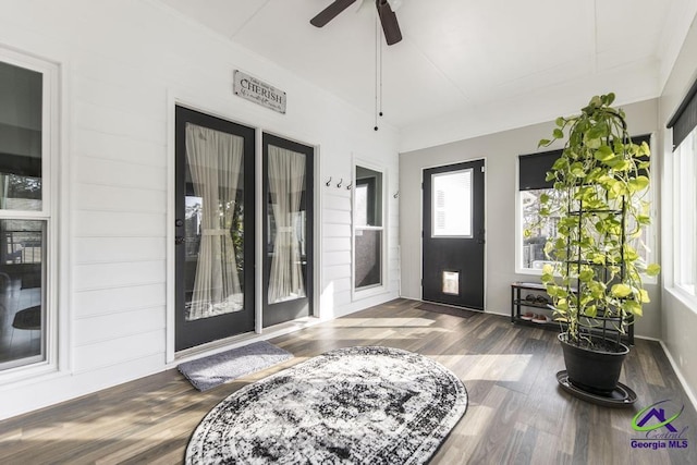 171 N Valhalla Dr, Cordele, GA 31015 - foyer featuring wood finished floors and a ceiling fan