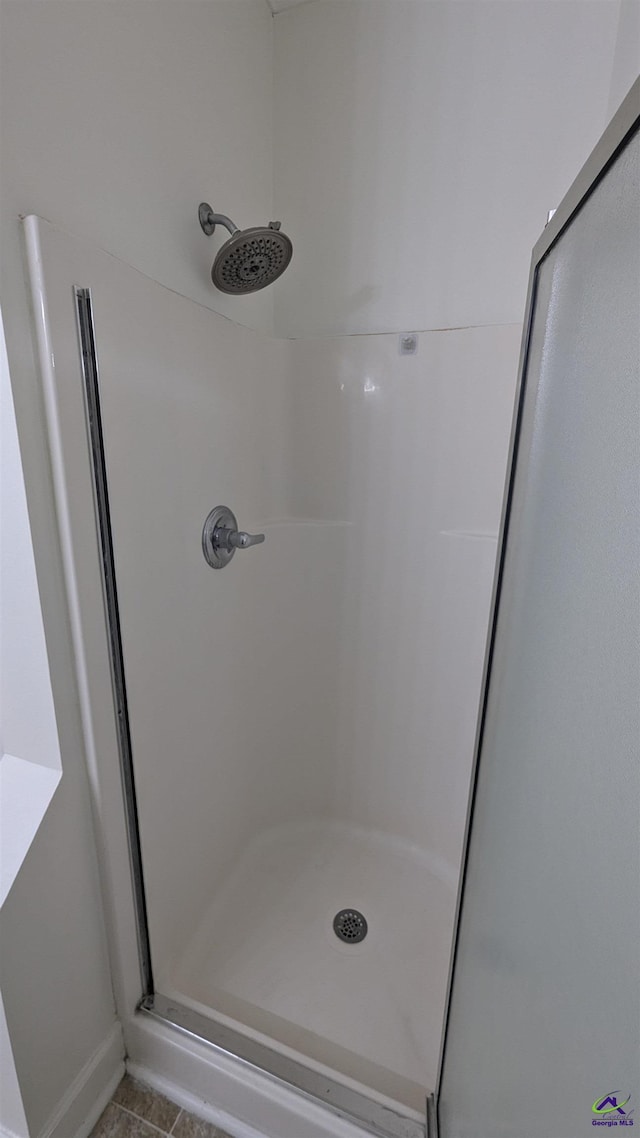 107 Whitney Ct, Warner Robins, GA 31088 - full bathroom featuring a stall shower