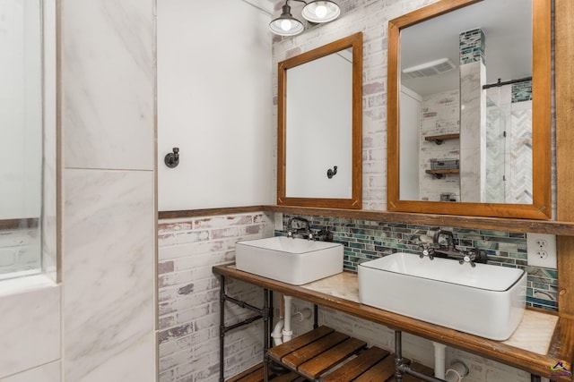 207 Oak Forest Ln, Warner Robins, GA 31088 - bathroom with a sink