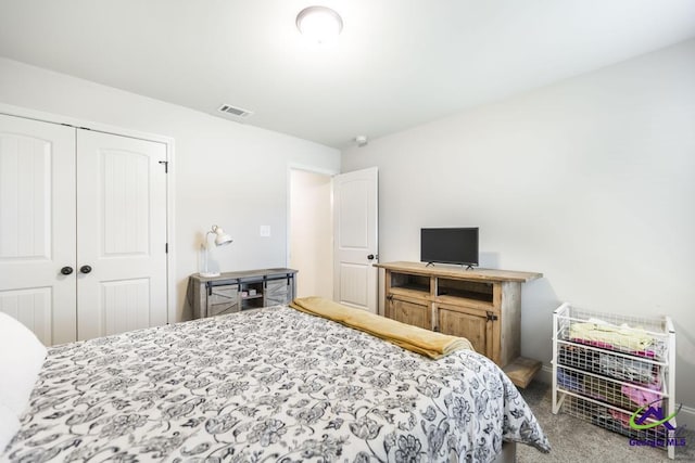 601 Hunts Landing Dr, Kathleen, GA 31047 - carpeted bedroom with a closet
