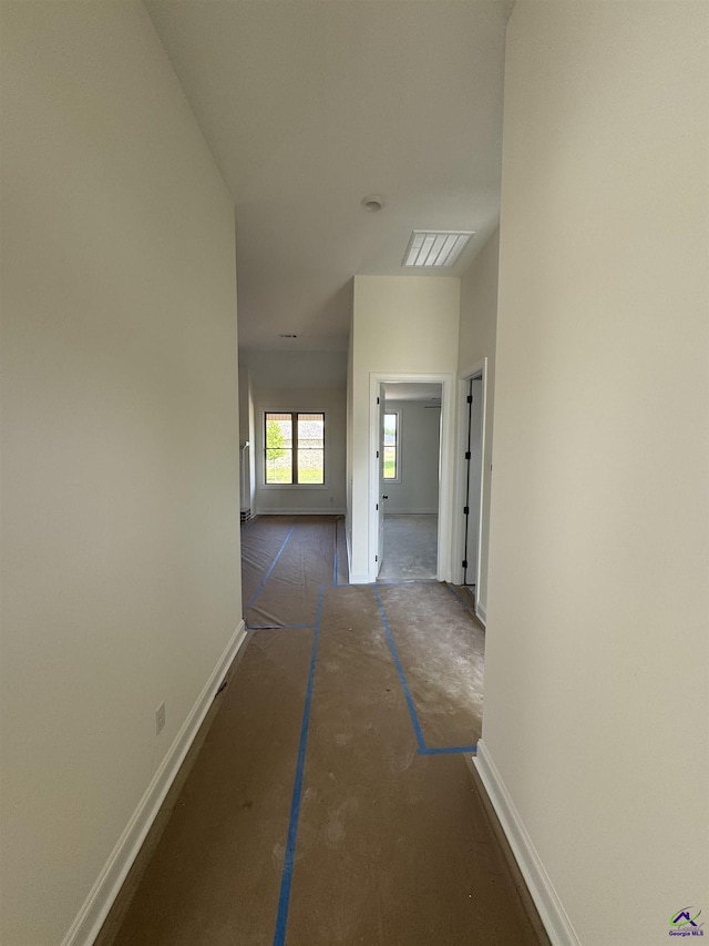 502 Otters Ridge Dr, Kathleen, GA 31047 - hall with baseboards