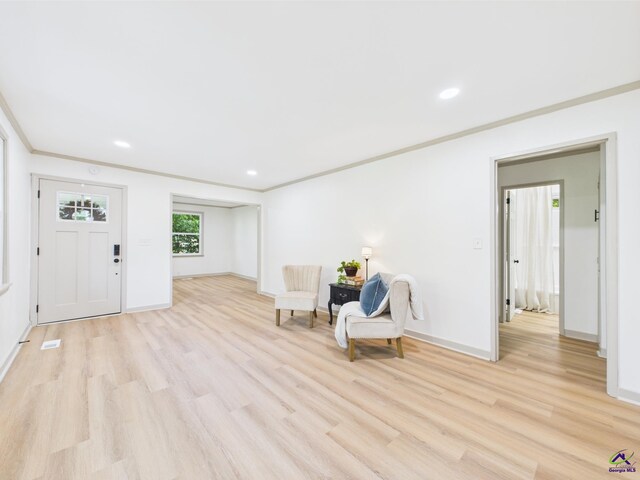 744 Corbin Ave, Macon, GA 31204 - living area featuring light wood finished floors, baseboards, and recessed lighting