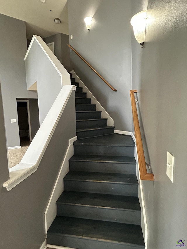 103 Lattice Bnd, Bonaire, GA 31005 - stairs featuring baseboards