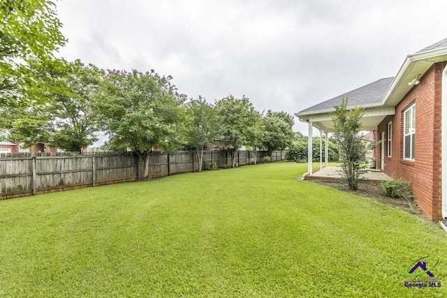 201 Loudon Hill Dr, Warner Robins, GA 31088 - view of yard with a patio area