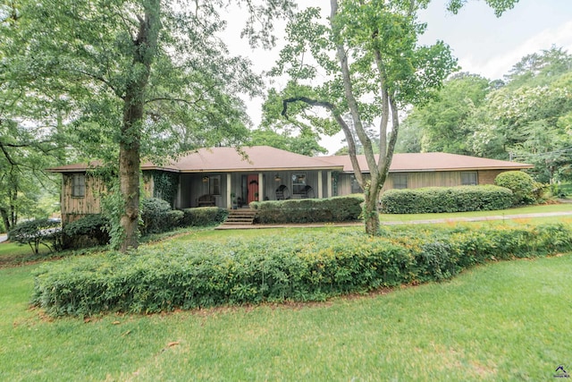 826 Edward Pl, Macon, GA 31204 - single story home with a front lawn and a porch