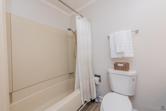 826 Edward Pl, Macon, GA 31204 - full bath with crown molding, toilet, shower / bath combination with curtain, wood finished floors, and baseboards