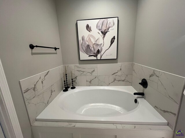 508 Nandina Ct, Warner Robins, GA 31088 - full bath featuring a garden tub