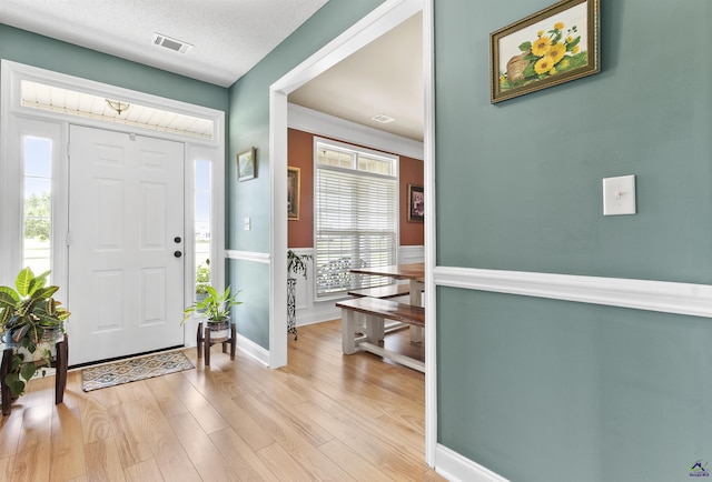 2725 Moseley Rd, Byron, GA 31008 - foyer entrance with light wood-style floors