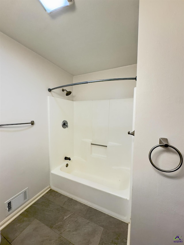221 Fox Hound Dr, Byron, GA 31008 - full bath featuring washtub / shower combination and baseboards