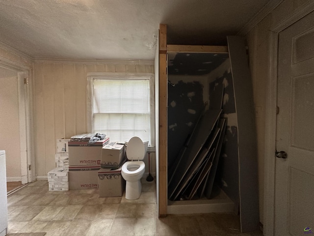 621 Forest Hill Rd, Macon, GA 31220 - bathroom featuring ornamental molding and toilet