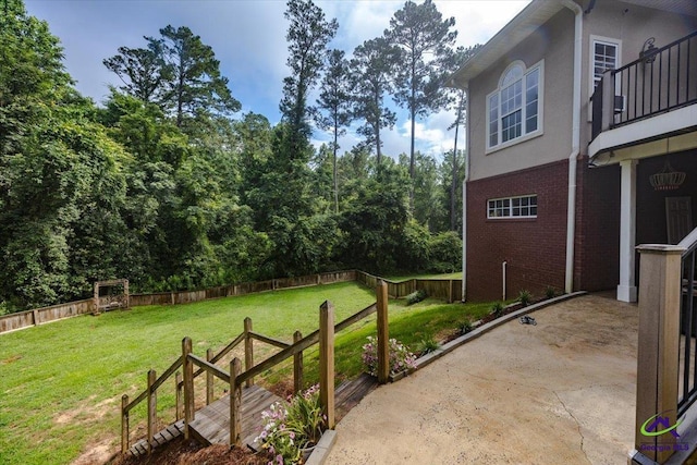117 Richfield Cir, Kathleen, GA 31047 - view of yard with a balcony