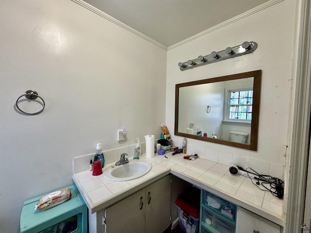 2204 Sheppard Rd, Cordele, GA 31015 - bathroom with toilet, crown molding, and vanity