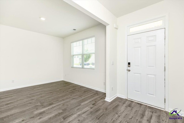 111 Farmers Way, Perry, GA 31069 - foyer entrance with wood finished floors and baseboards
