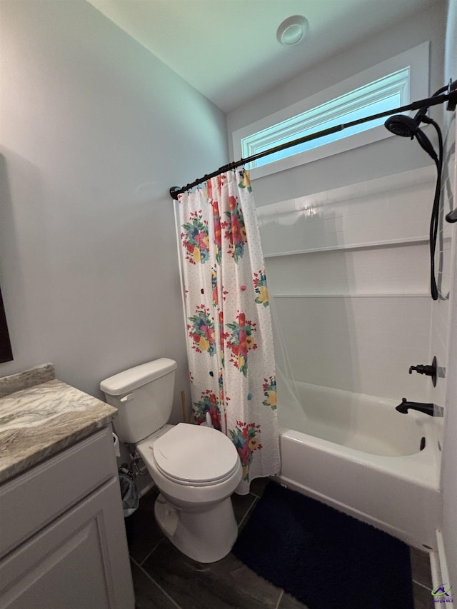 400 Rustic Live Oak Trl, Bonaire, GA 31005 - bathroom with vanity and shower / tub combo with curtain