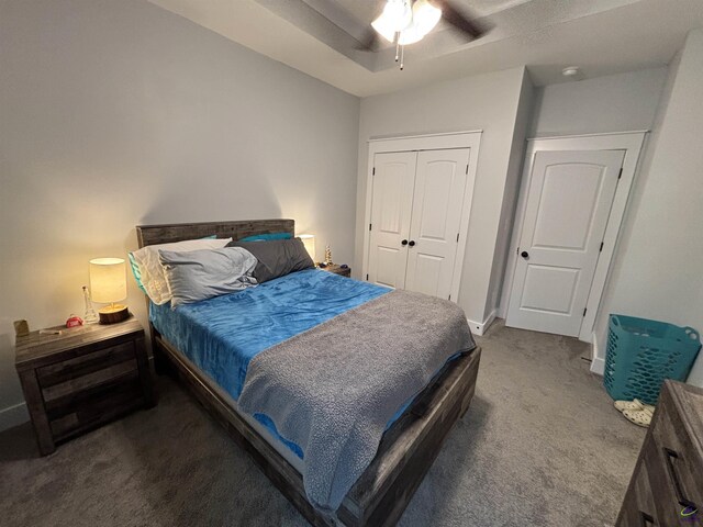400 Rustic Live Oak Trl, Bonaire, GA 31005 - bedroom featuring carpet flooring, a closet, and ceiling fan
