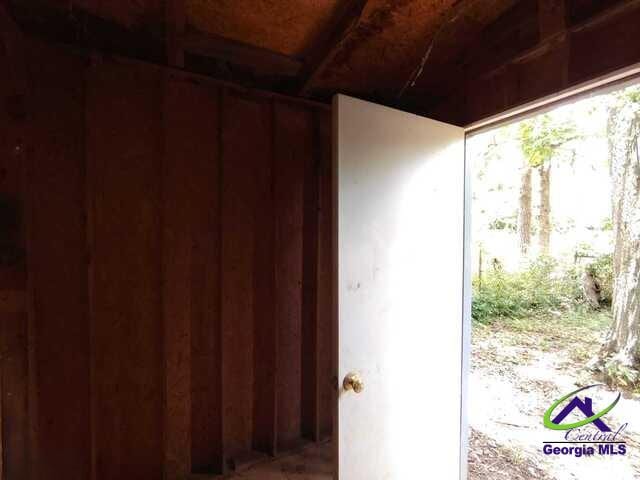 107 Roberts St, Warner Robins, GA 31093 - view of storage room