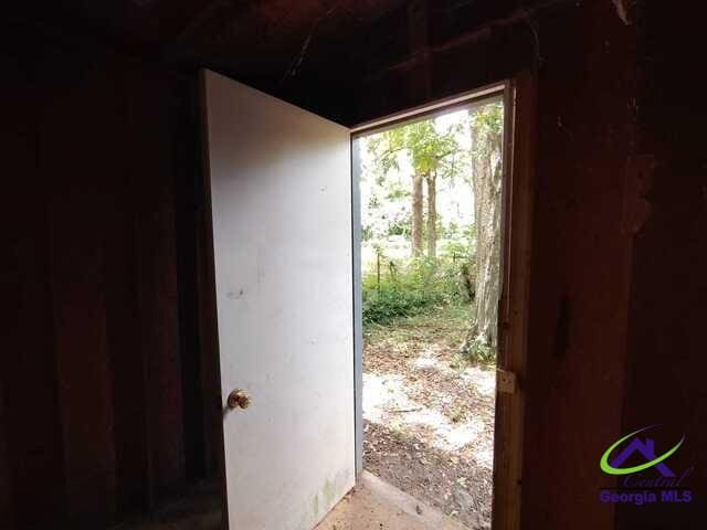 107 Roberts St, Warner Robins, GA 31093 - view of entryway