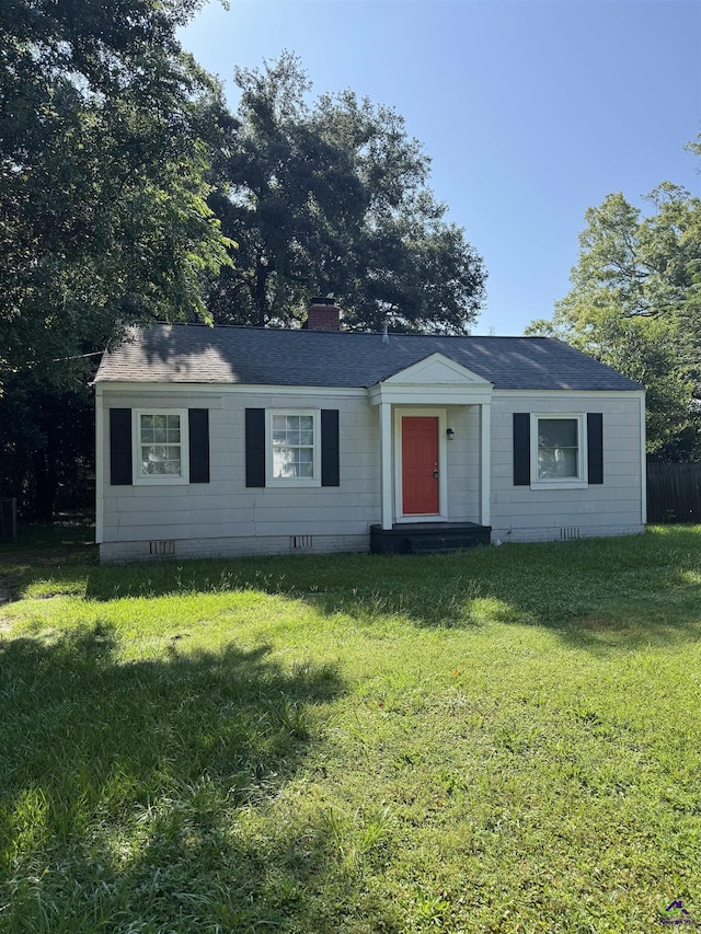 314 Arnold Blvd, Warner Robins, GA 31093 - view of front of home featuring a front yard and a chimney
