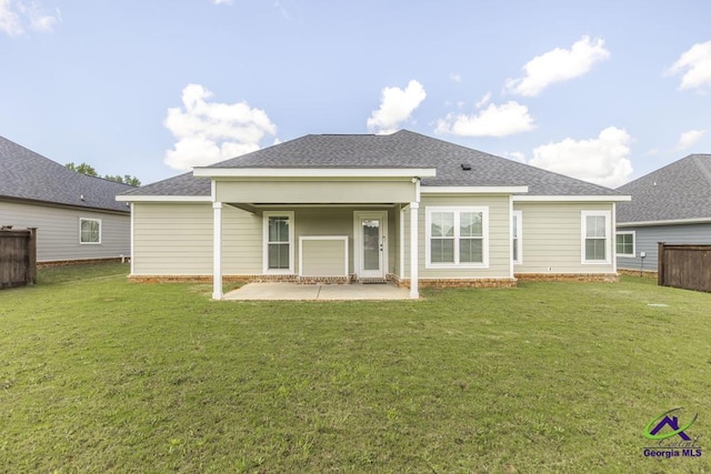 102 Sugar Creek Trl, Perry, GA 31069 - rear view of property with a patio and a shingled roof