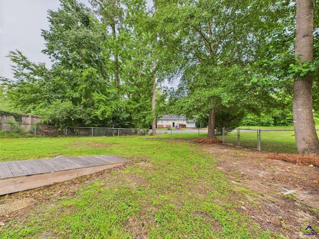 752 S Forest Lake Dr, Macon, GA 31210 - view of yard