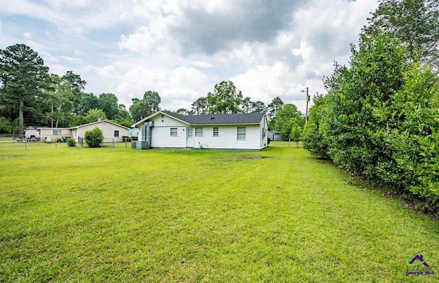 1714 Jean Ave, Albany, GA 31705 - view of yard
