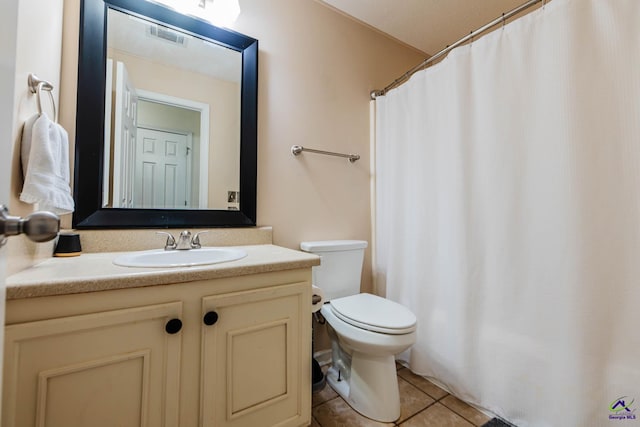 330 Hidden Creek Cir, Warner Robins, GA 31088 - full bath featuring tile patterned floors, vanity, and a shower with curtain