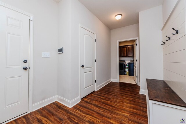 240 Woodlands Blvd, Kathleen, GA 31047 - corridor featuring dark wood-type flooring and baseboards