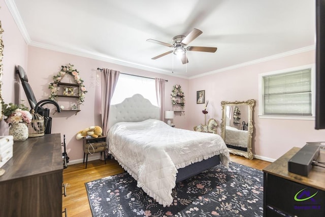 2740 Riverview Rd, Macon, GA 31204 - bedroom featuring wood finished floors, crown molding, and a ceiling fan