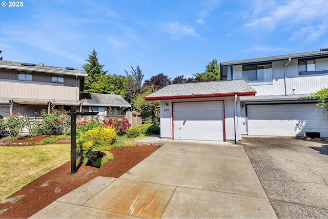602 SE 130th Ct, Vancouver, WA 98683 - garage featuring driveway