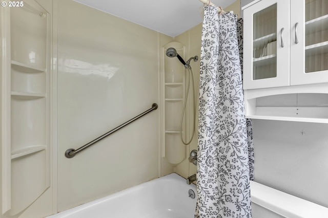 602 SE 130th Ct, Vancouver, WA 98683 - bathroom with shower / bath combination with curtain