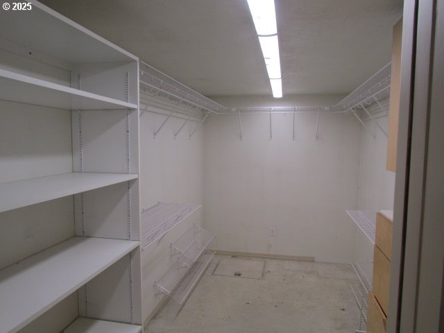 10285 S Rosewood Way, Molalla, OR 97038 - view of walk in closet