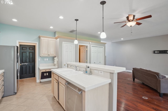 1705 SE 111th Ct, Vancouver, WA 98664 - kitchen with stainless steel appliances, visible vents, a sink, open floor plan, and ceiling fan