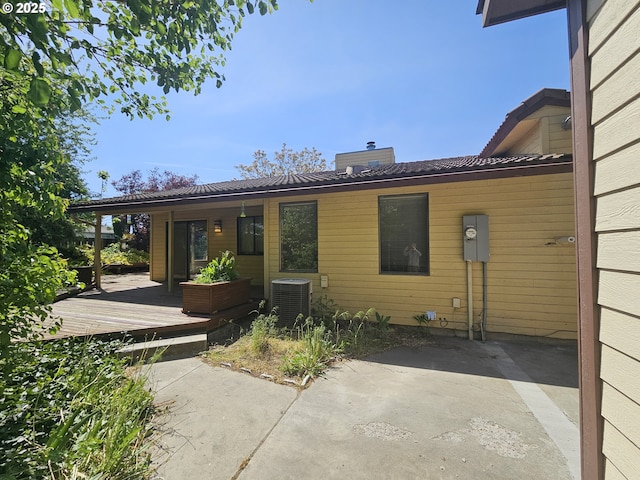 710 E Quince Ave, Hermiston, OR 97838 - deck with a fenced backyard