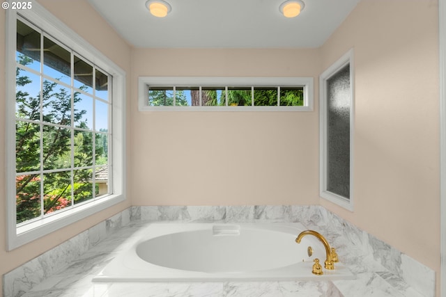 2731 SW 28th Dr, Portland, OR 97219 - full bathroom featuring a bath