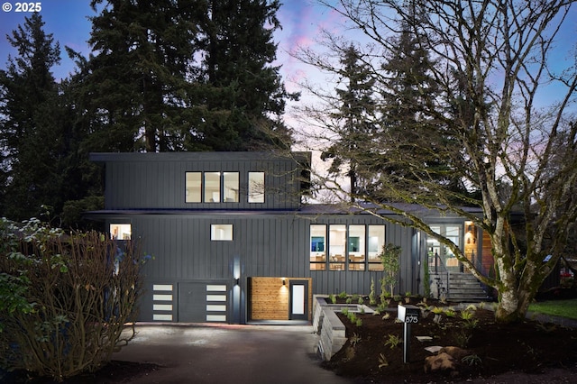 view of front of house with driveway and an attached garage